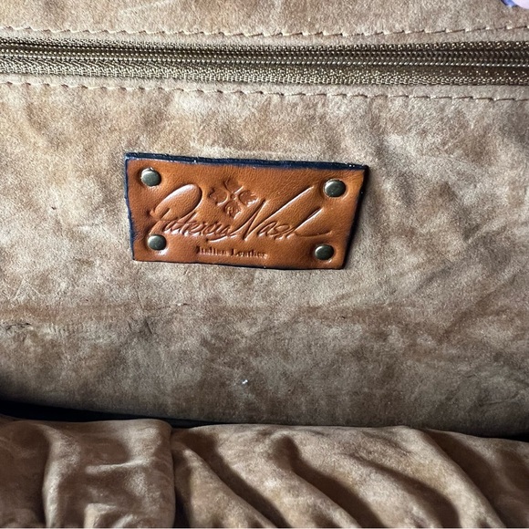 Patricia Nash Athena Vintage Collection Magenta Laser Cut Floral Chain Handbag‎ - Picture 6 of 8